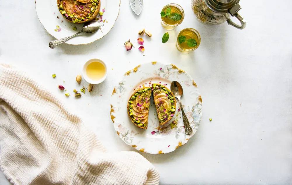 Alimentation IG bas : tarte à la pistache et poire rôtie - La Rosée