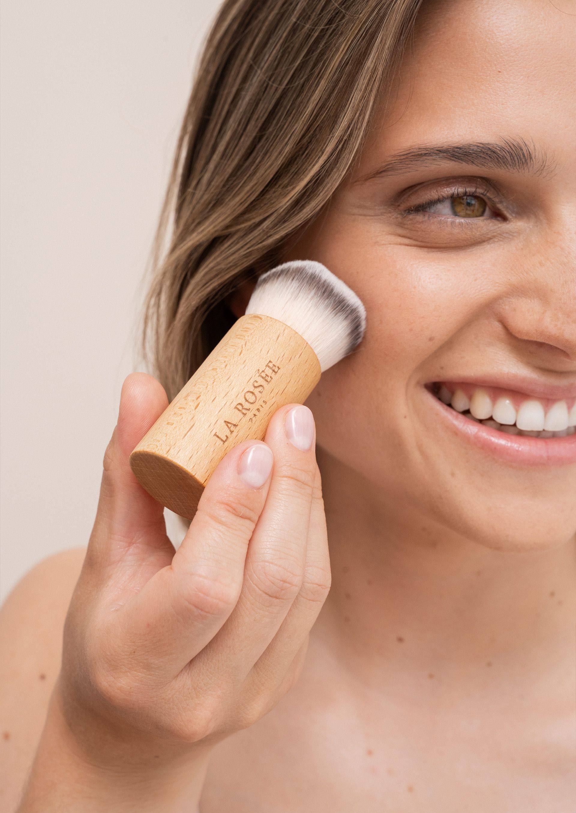 Comment appliquer sa poudre compacte ?