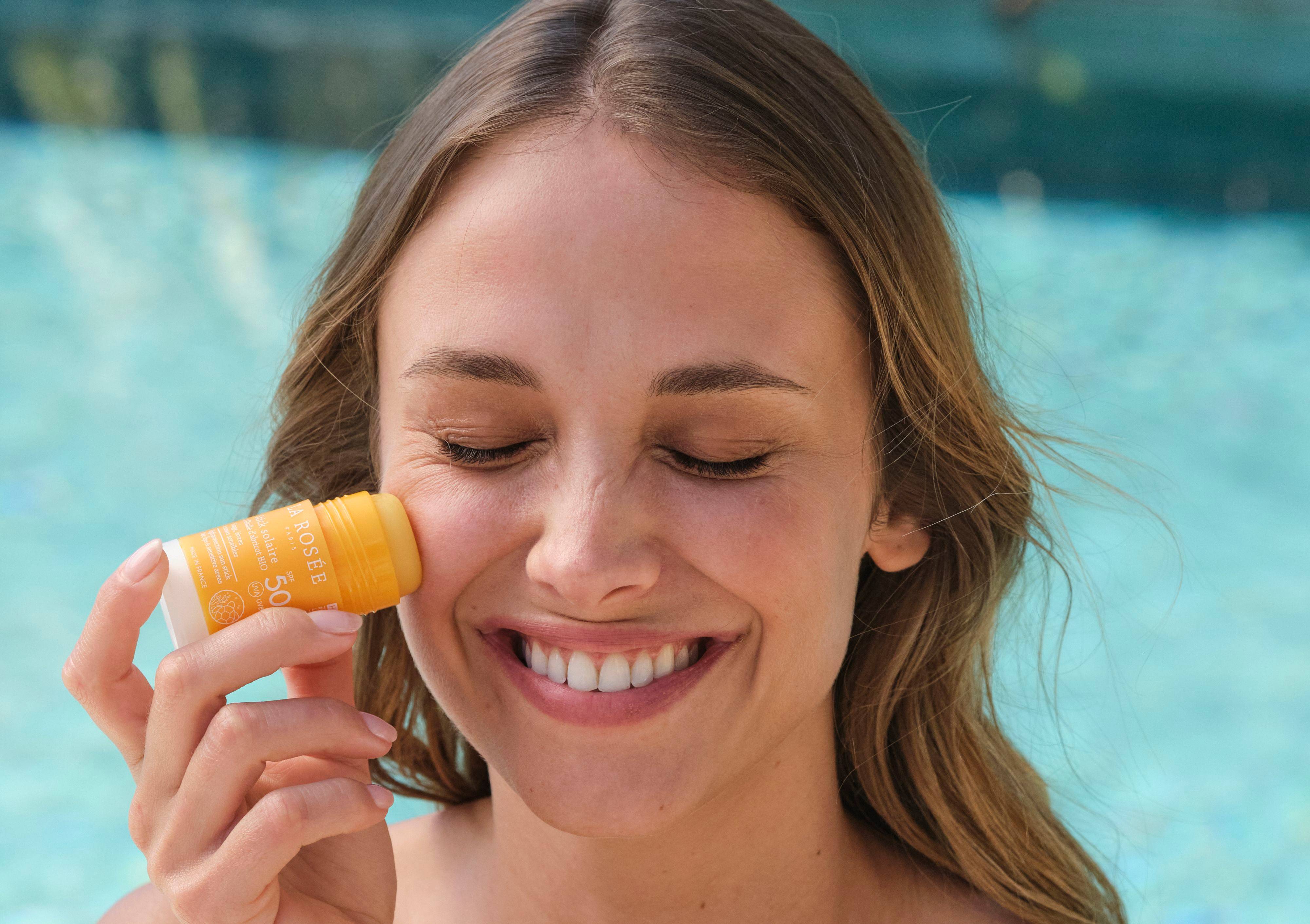Innovation produit avec notre stick solaire SPF50 - La Rosée