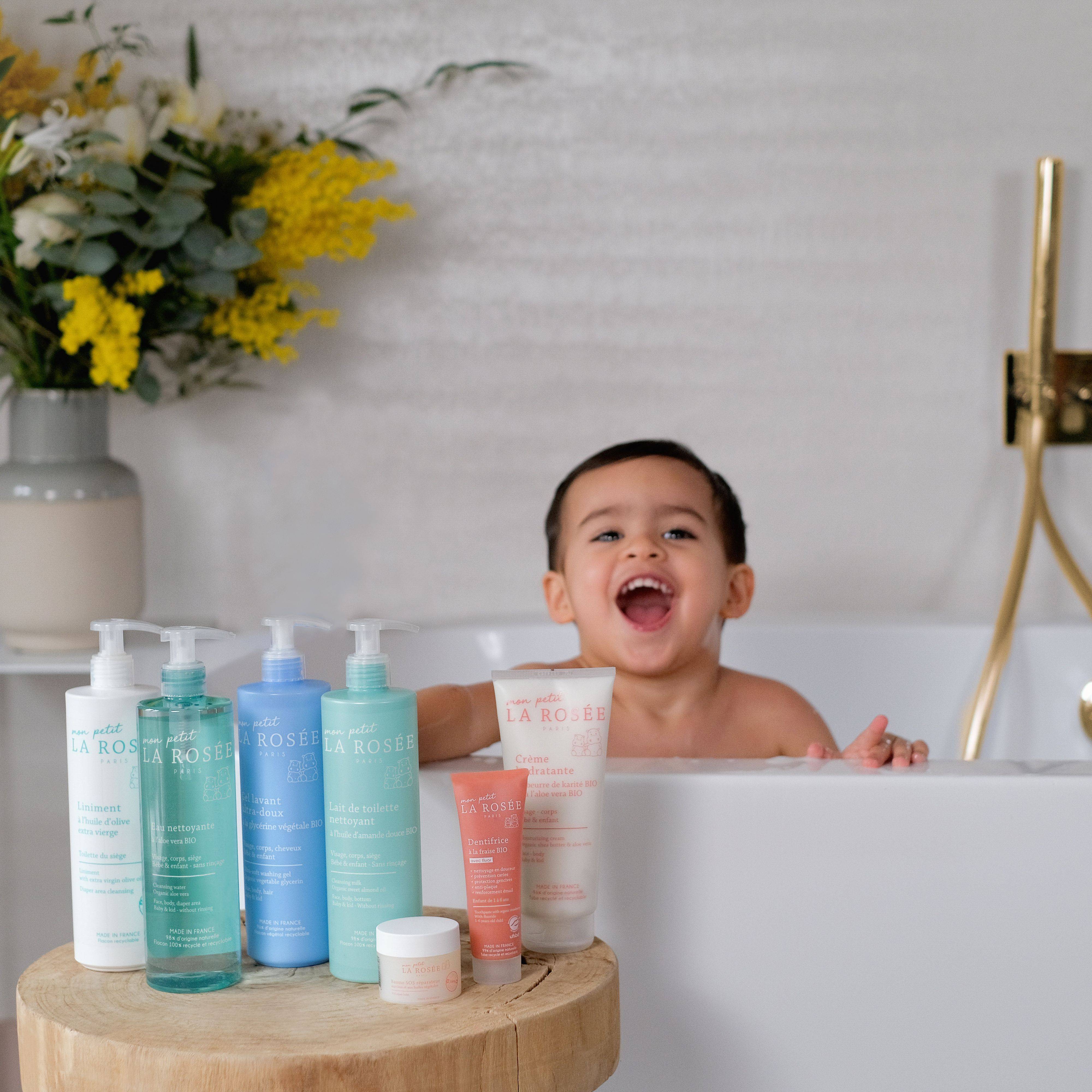 Découvrez notre gamme pour prendre soin de la peau fragile de bébé dès la naissance - La Rosée