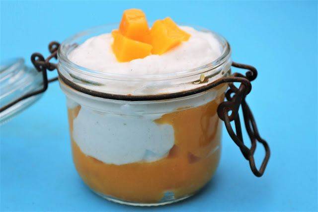 Mousse au yaourt et aux fruits pour un bronzage d'été scintillant - La Rosée
